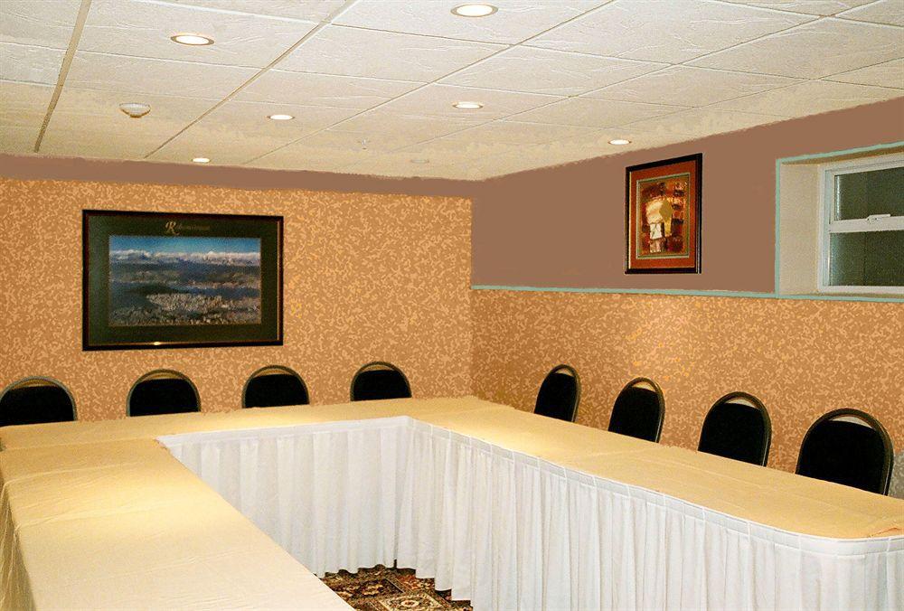 Robsonstrasse Hotel & Suites Vancouver Facilities photo