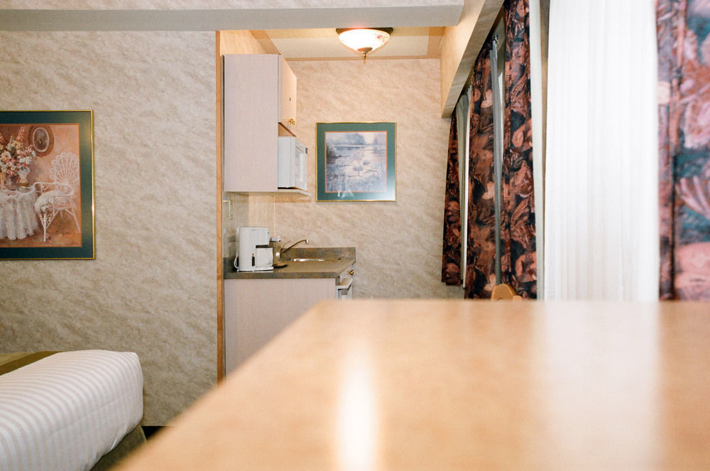 Robsonstrasse Hotel & Suites Vancouver Exterior photo